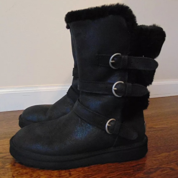 UGG Becket Boots - Picture 1 of 5